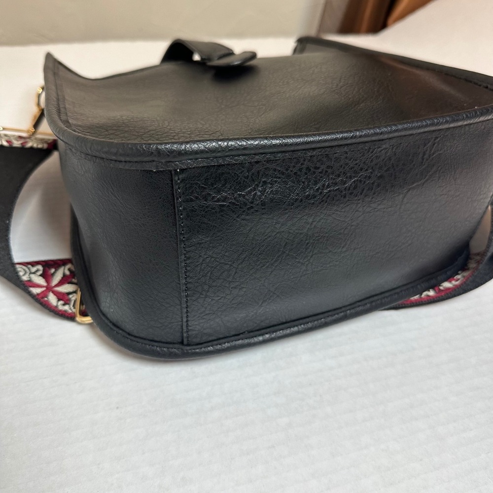 Le Miel Black Vegan Leather Crossbody Messenger Bag Embroidered Guitar Strap NEW - Picture 14 of 15